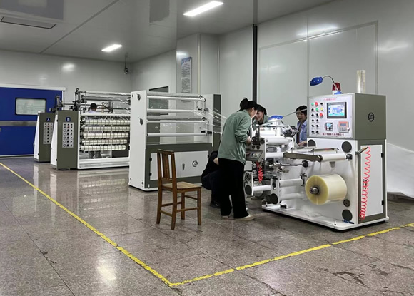 多軸纏繞機(jī)，煙包膜拉線(xiàn)分條機(jī)應(yīng)用案例