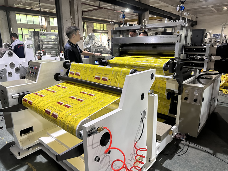 PET易撕線(xiàn)點(diǎn)斷復(fù)卷機(jī)